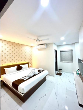 Hotel Mithra Grand